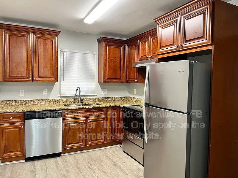 4 bed, 2.0 bath, 1064 sqft, $2,180 — Photo 4