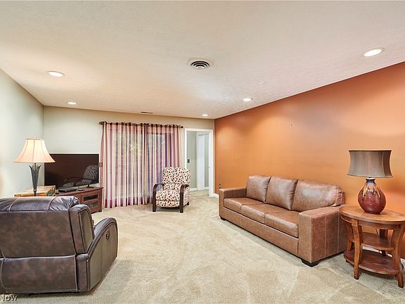 3rd image of 3420 Burrwood Dr