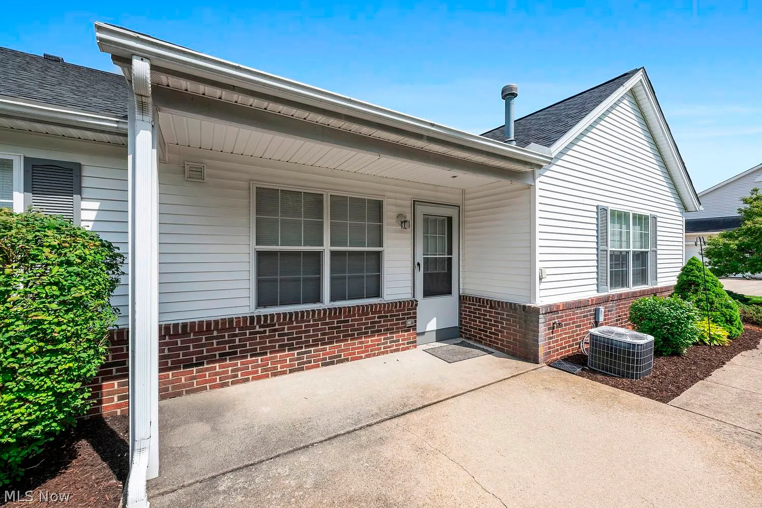 2 bed, 2.0 bath, 1170 sqft, $2,000 — Photo 1