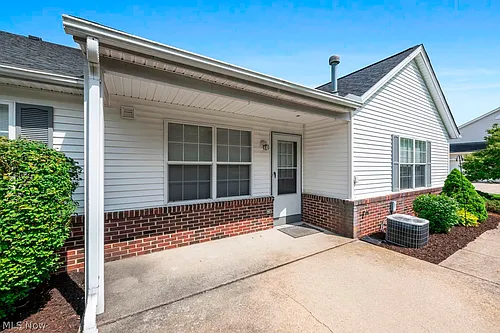 9215 Hickory Ridge Dr Photo 1