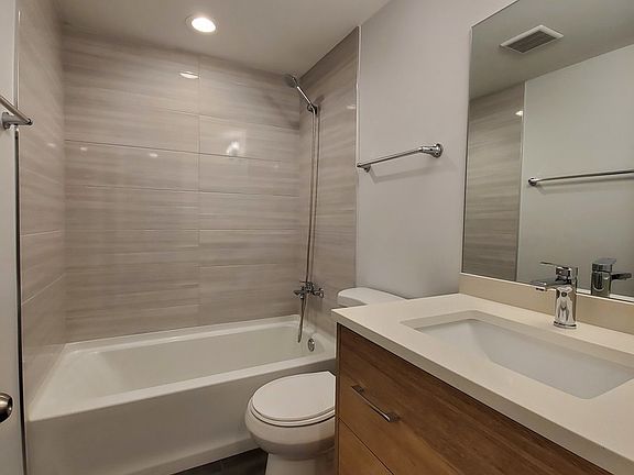 4th image of 2070 N 17th Ave #Be
