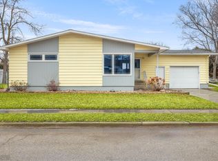 205 8th St SE, Barnesville, MN 56514