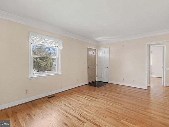 4th image of 7908 Oakleigh Rd