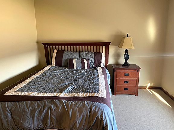 5th image of 304 10th Ave SE #304