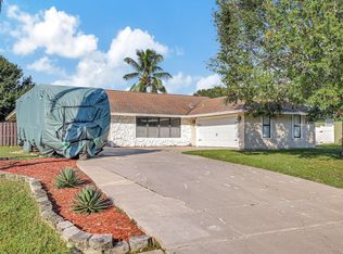 1092 SE Prineville St, Port Saint Lucie, FL 34983