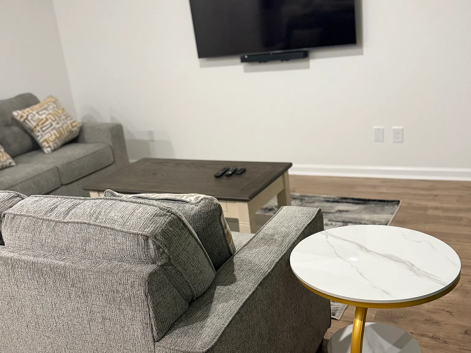 1 bed, 1.5 bath, 1663 sqft, $1,075 — Photo 4