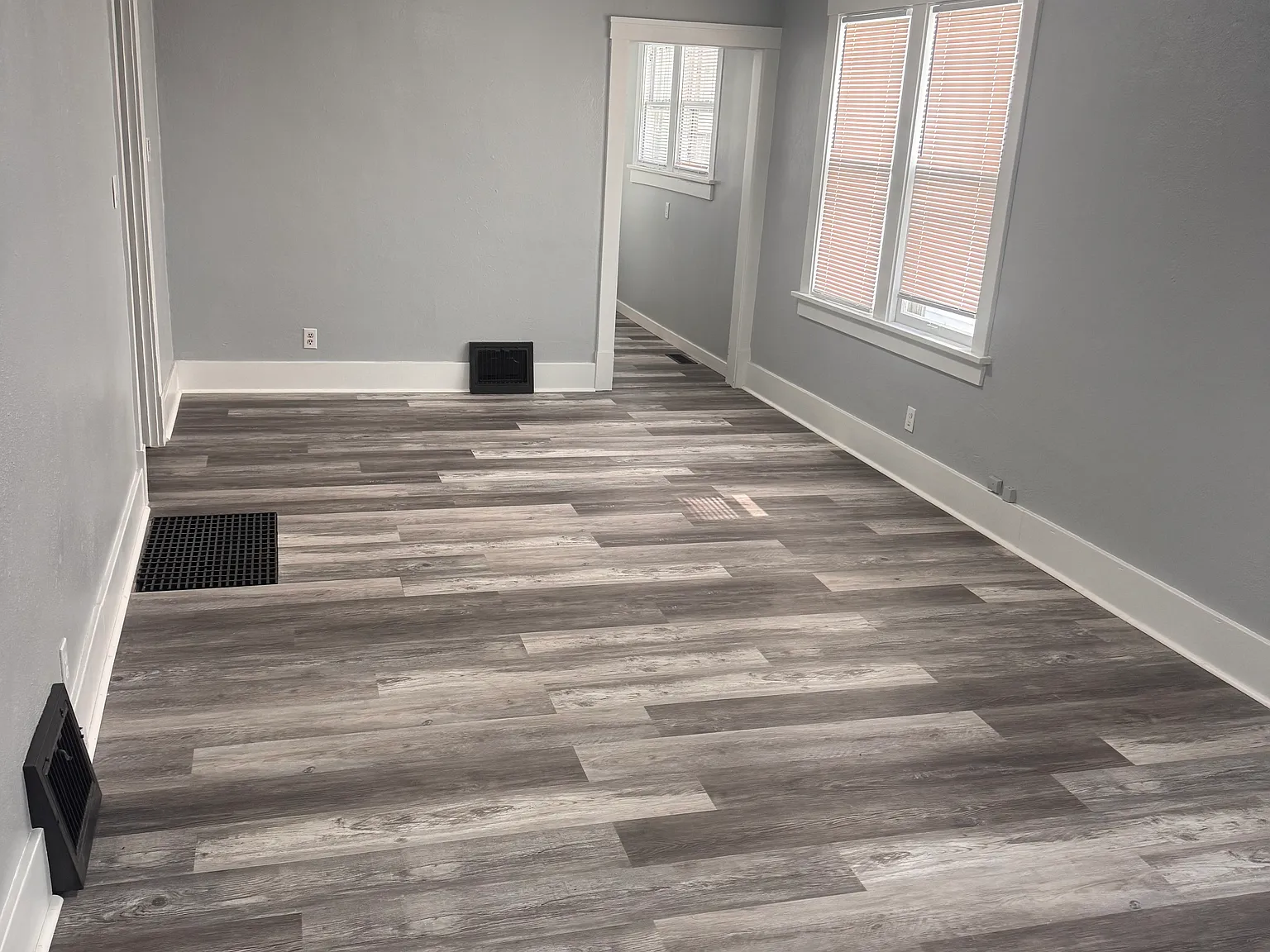 2 bed, 912 sqft, $900 — Photo 3