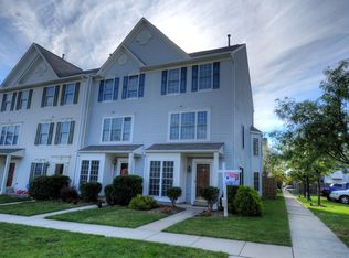 43535 Kiplington Sq, Chantilly, VA 20152