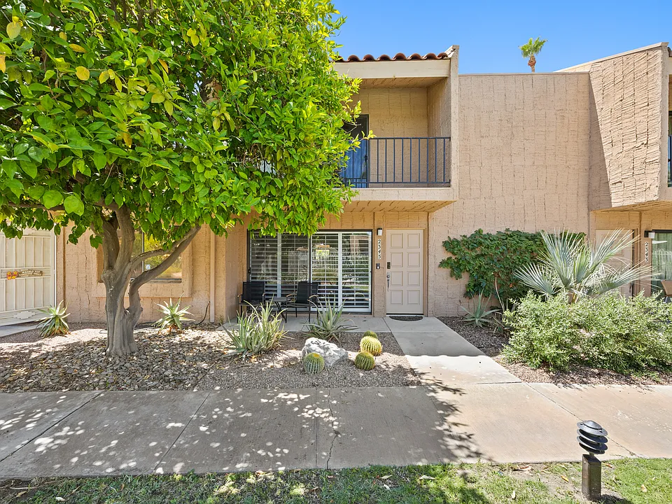 2345 Los Patos Dr