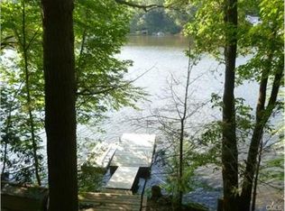 93 Lakeview Ter, Sandy Hook, CT 06482