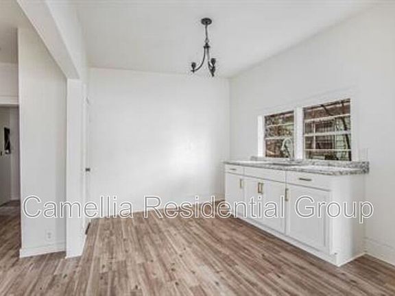 3rd image of 1321 2nd Ave W