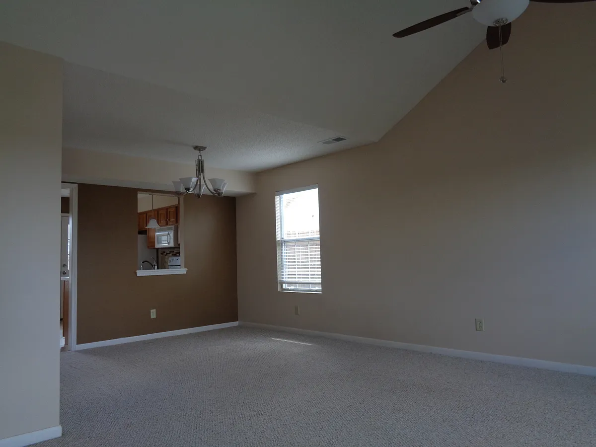 Building Photo - 803 Walters Dr