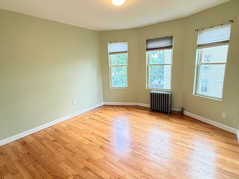 154 Stanwood St #3 — Photo 2