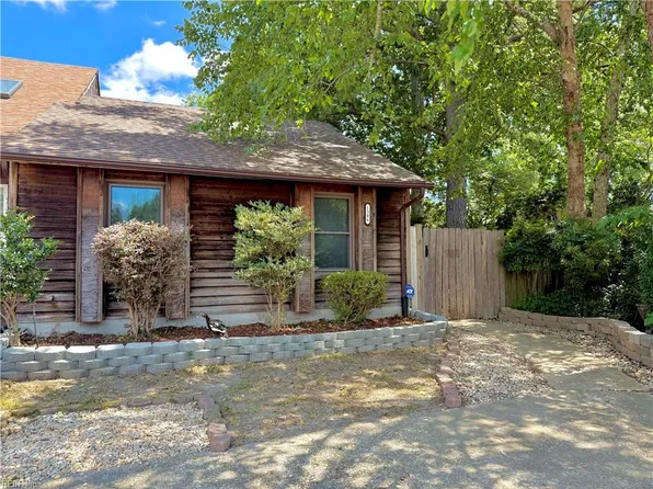 1306 Elk Ct, Virginia Beach, VA 23464