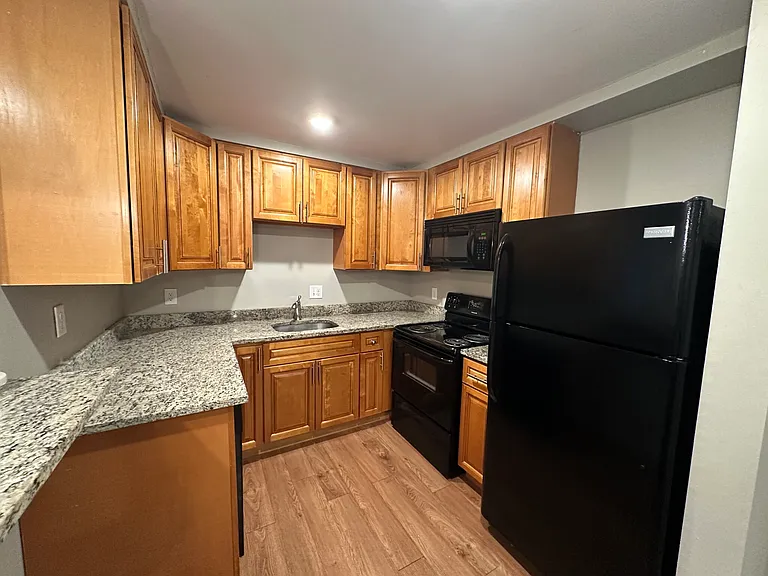 746 Highland Ave #321N — Photo 4