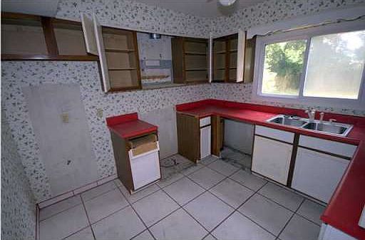 4th image of 3460 Bayou Blvd