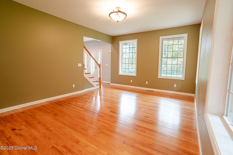 5th image of 361 Gansevoort Road
