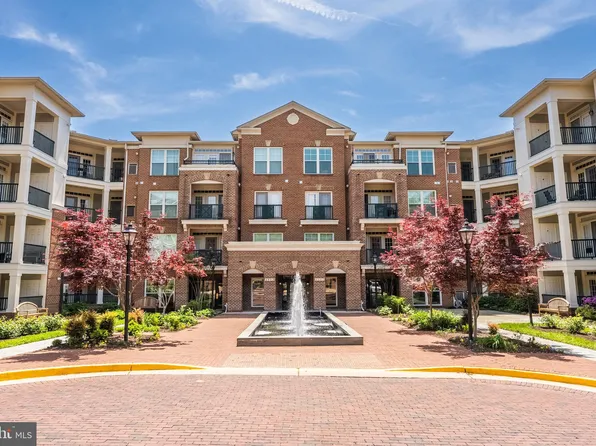 2903 Saintsbury Plz APT 402, Fairfax, VA 22031