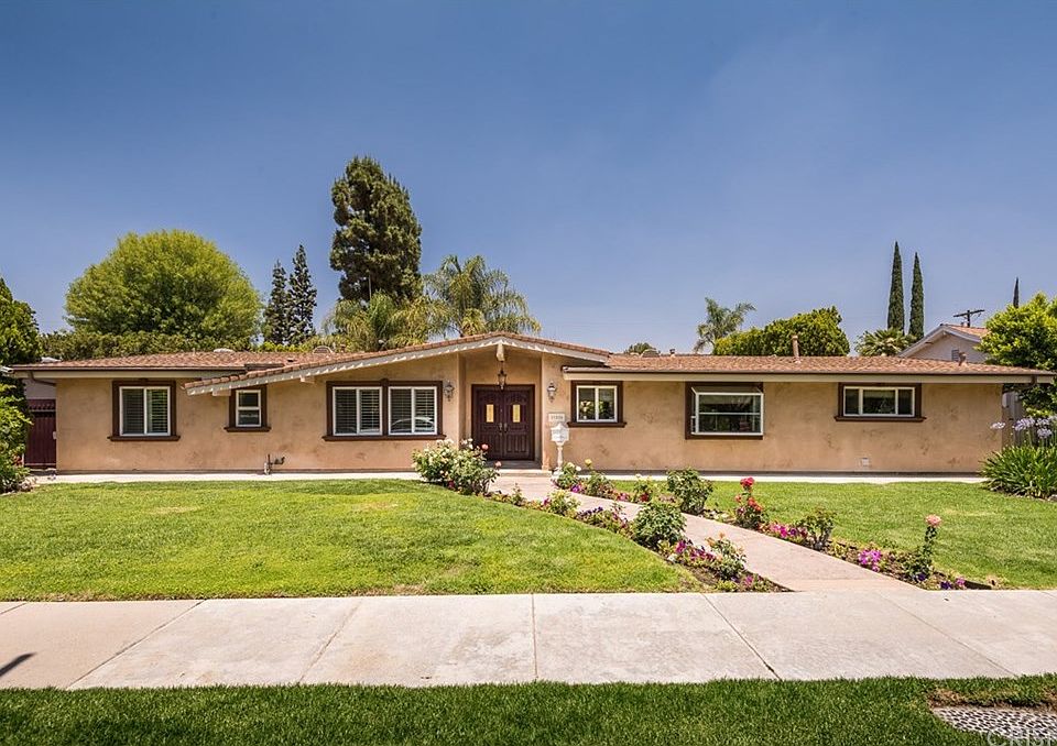 1st image of 22339 Burbank Blvd