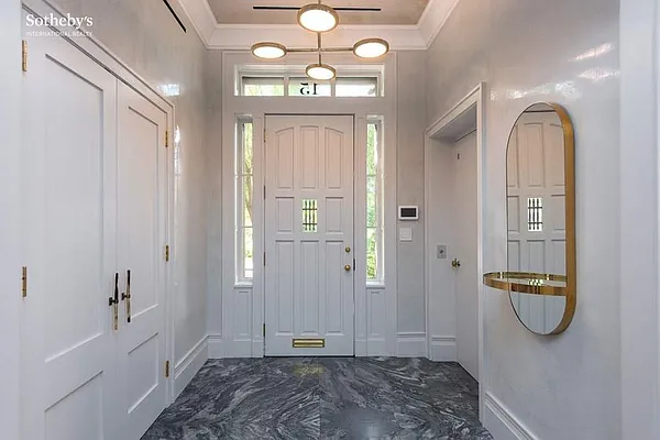 Sold by Sotheby's International Realty | media 7