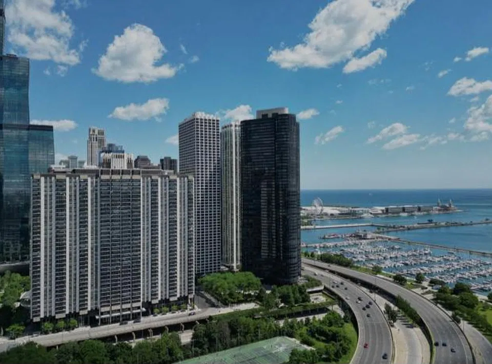 400 E Randolph St #1622