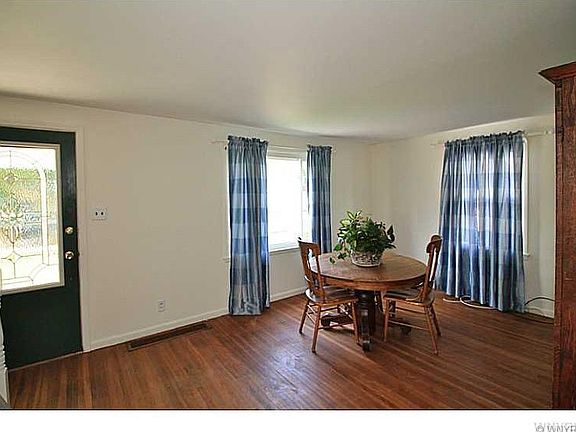 4th image of 244 Ellen Dr