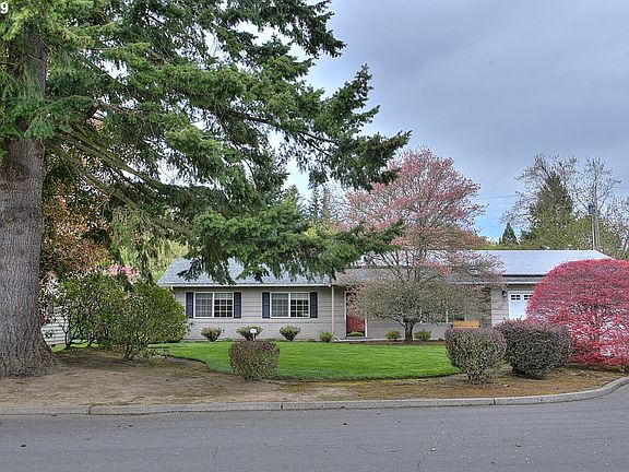 4th image of 717 N Santa Fe Dr