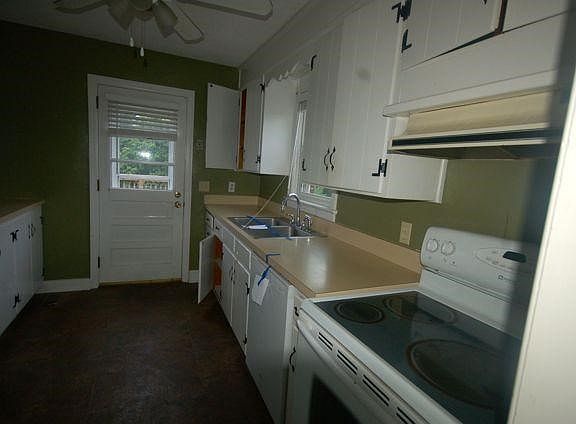 3rd image of 1012 Carolina Ave