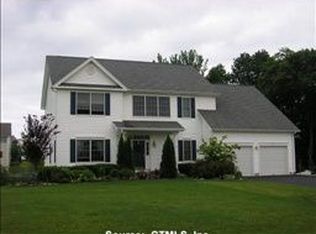 29 Masters Ln, Milford, CT 06461
