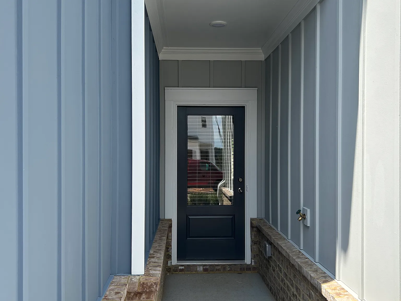 3 bed, 2.5 bath, 1730 sqft, $1,975 — Photo 3