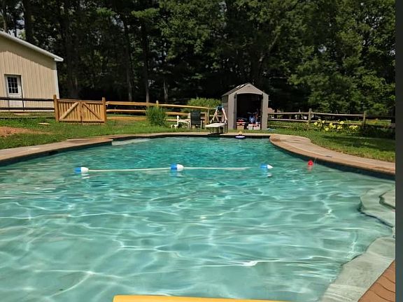 2nd image of 17208 Hunter Green Rd