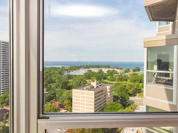 720 W Gordon Ter APT 22G, Chicago, IL 60613