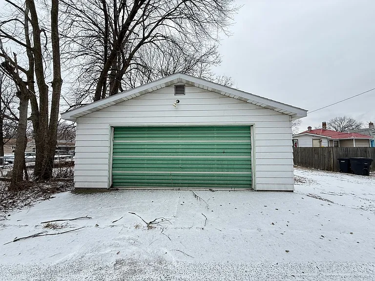 1707 Meharry St — Photo 16