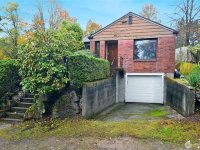 10516 9th Avenue NE, Seattle, WA, 98125