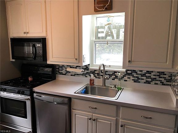 3rd image of 4495 W 210th St