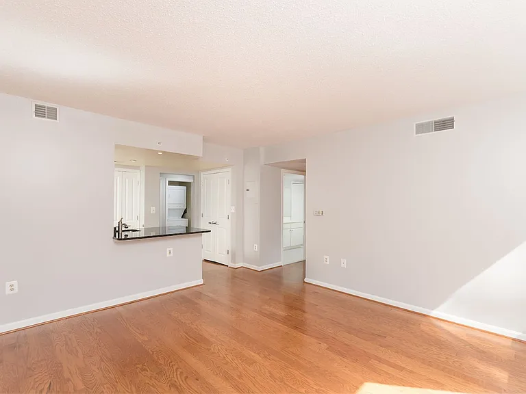 1225 13th St NW #508 — Photo 2