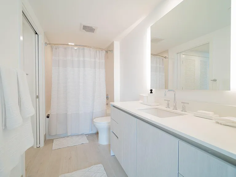 111 SE 1st Ave #514 — Photo 11