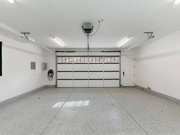10085 SE River St — Photo 29