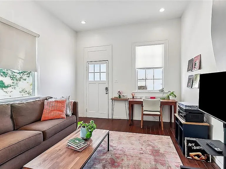 8538-40 Jeannette St #8538 — Photo 2