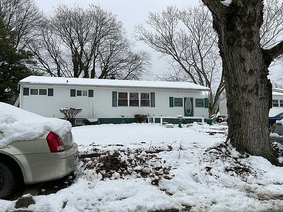 2nd image of 305 David Hall Rd