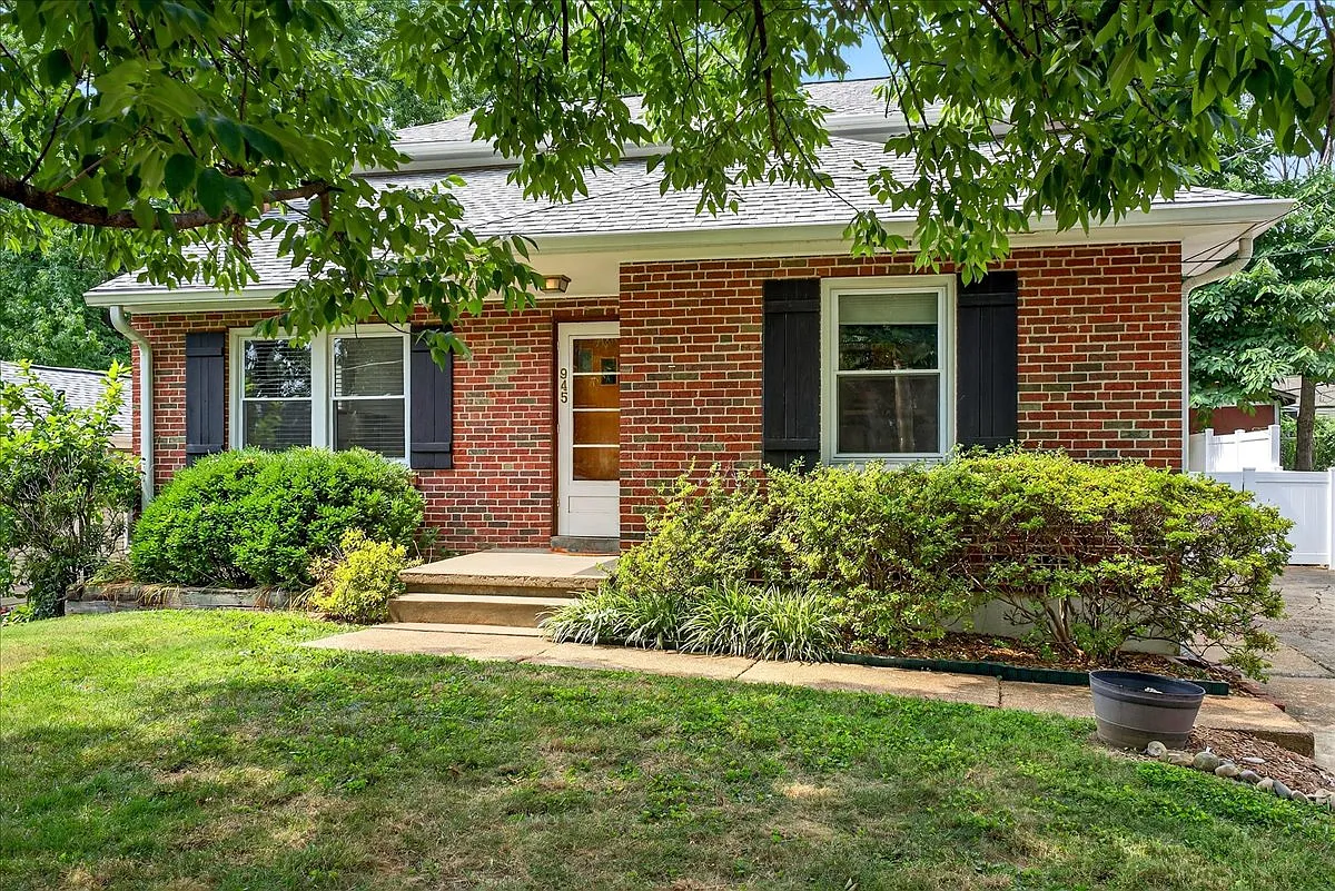 4 bed, 2029 sqft, $3,000 — Photo 1