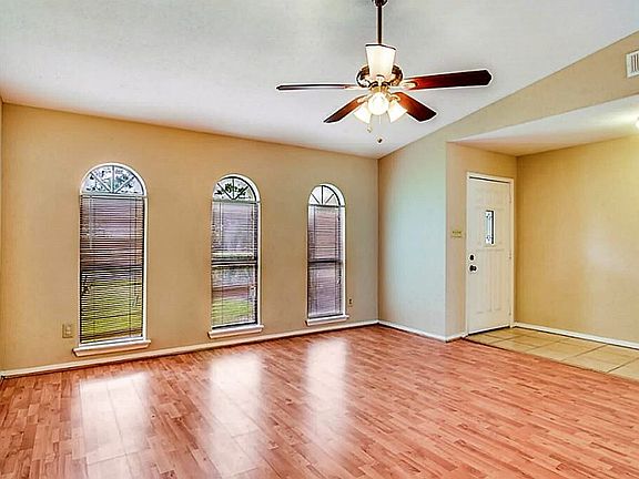 2nd image of 6907 Tara Dr