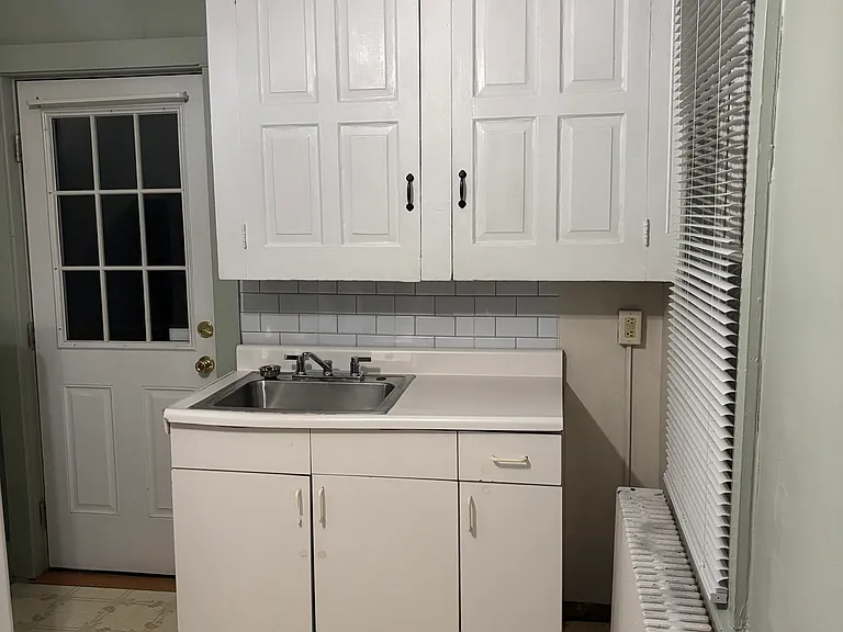 824 Highland Ave — Photo 16