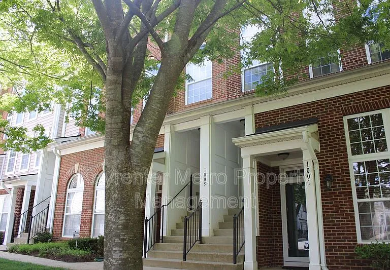 1005 Treeland Way — Photo 1
