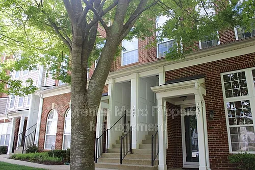 1005 Treeland Way Photo 1