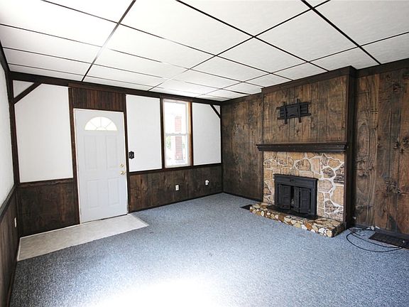 4th image of 139 Front St #141