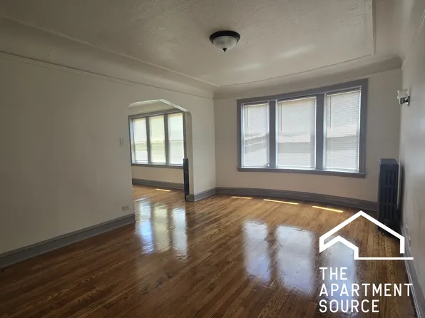 838 N Massasoit Ave APT 3B, Chicago, IL 60651