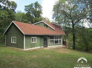 10116 Hickory Rd, Ozawkie, KS 66070