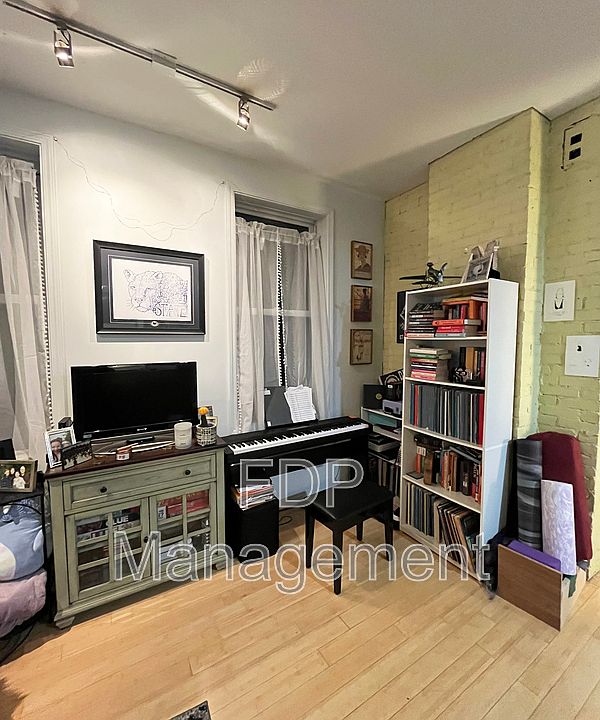 2nd image of 480-488 E Main St Unit 417