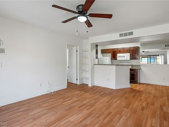3rd image of 5170 S Jones Blvd Unit 206